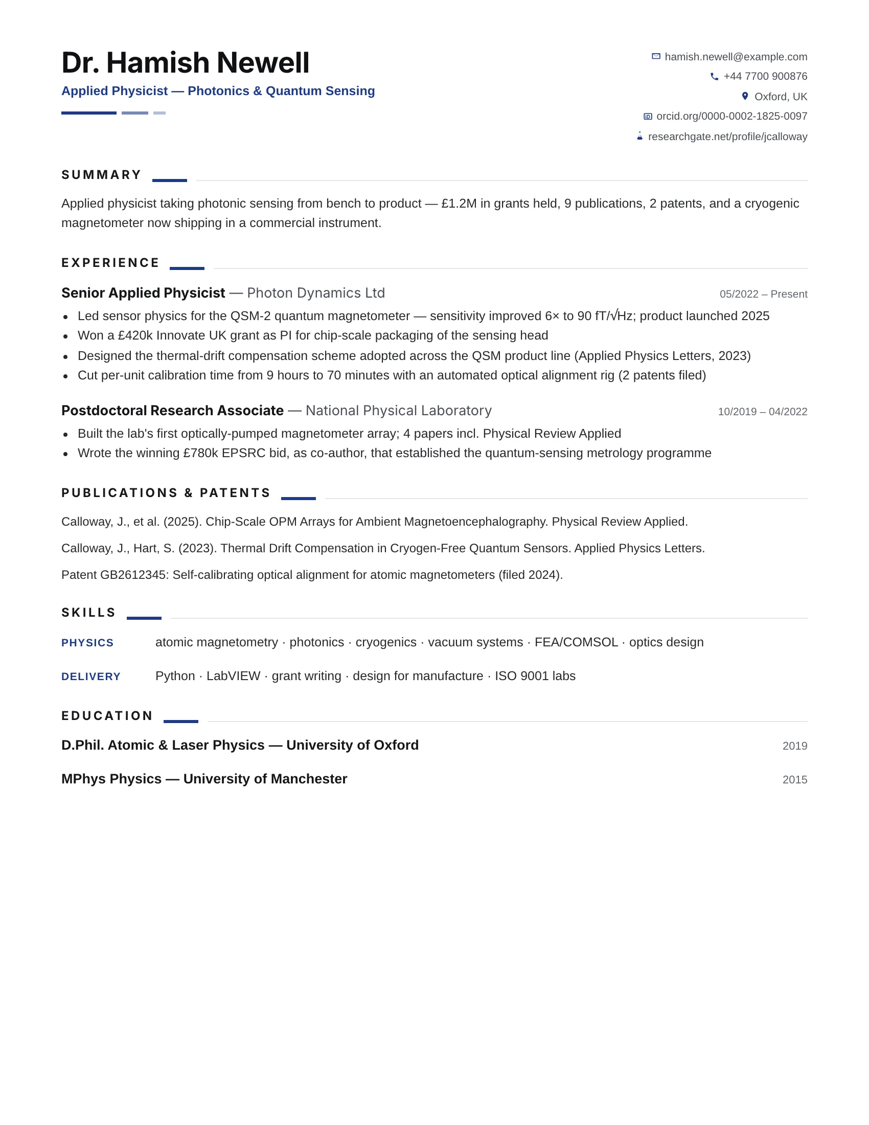 Applied Physicist · Spectrum (Blue) resume template preview