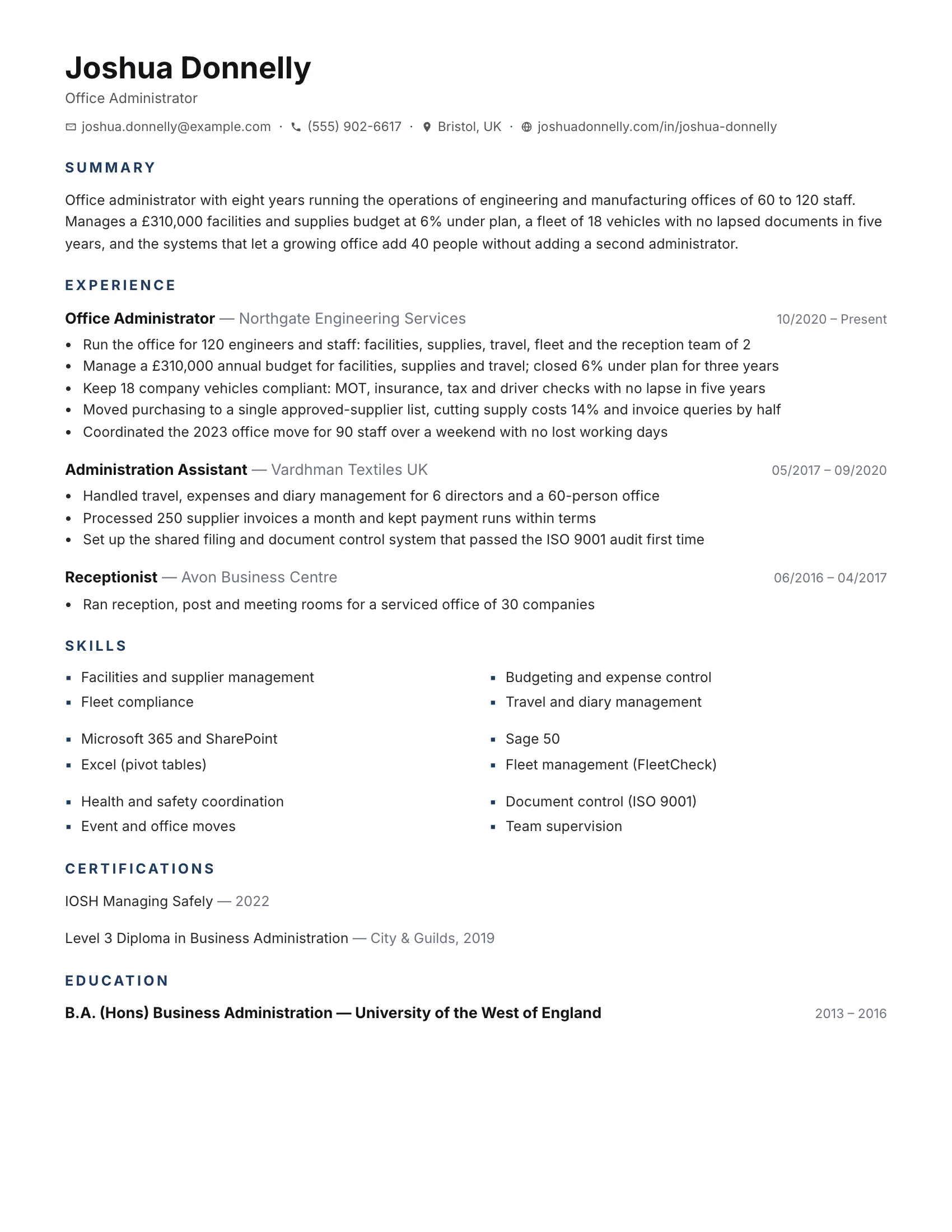 Admin · Basic (Navy) resume template preview