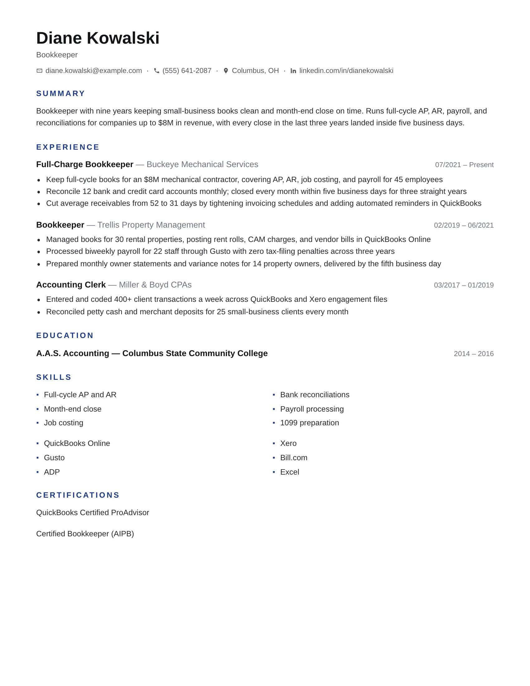 Bookkeeper · Balance (Blue) resume template preview