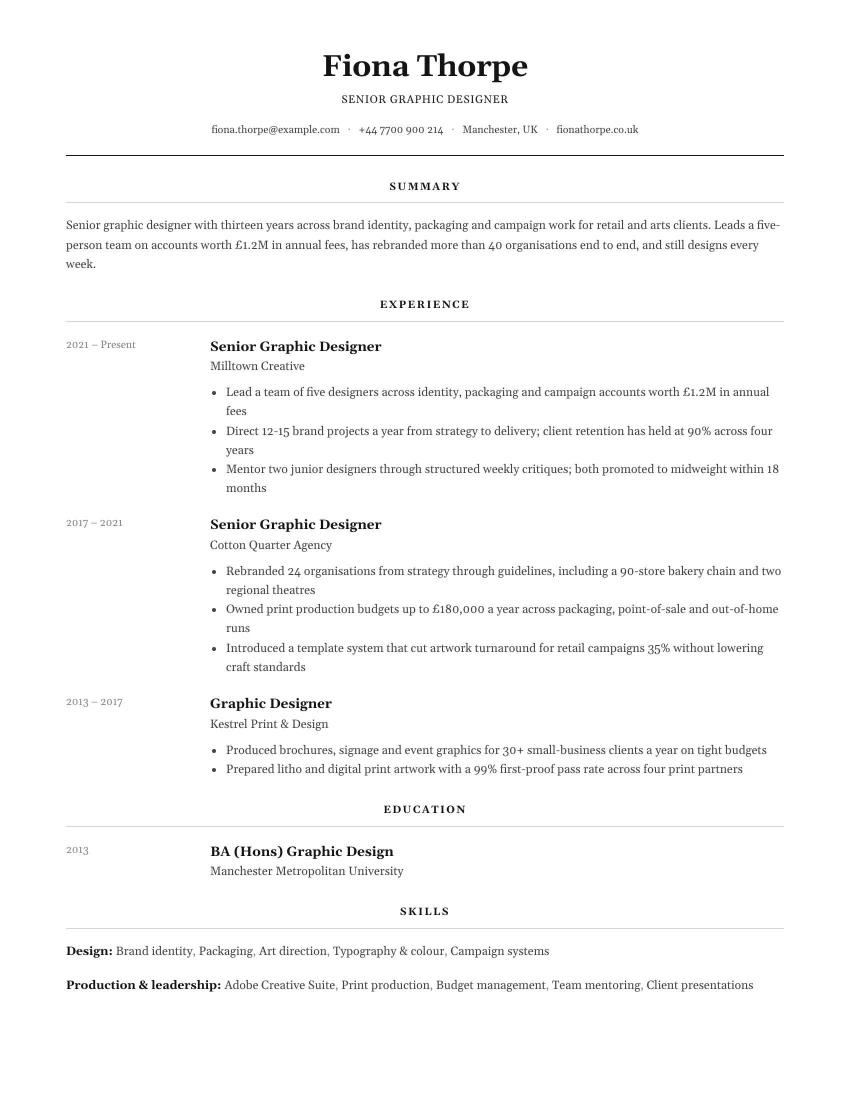 Senior Graphic Designer · Centred resume template preview